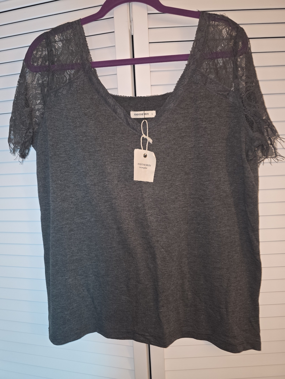 New NWT Andthewhy Large Dark Heathered Gray Lace Sleeves And Lace Neckline Top